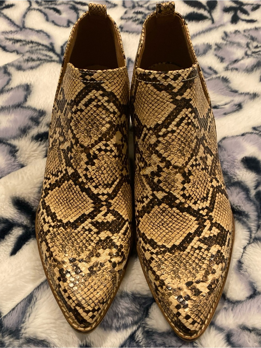 BEAST FASHION Snake-Print Pointed Booties in Tan and Black